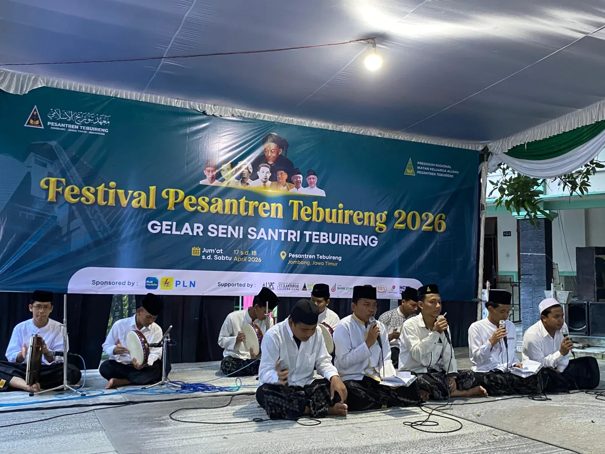 Banjari SMK Plus Khoiriyah Hasyim Memeriahkan Festival Pesantren Tebuireng 2026